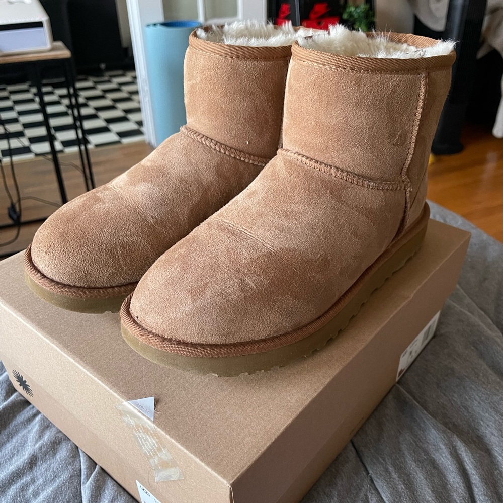 Classic Mini II Uggs USED